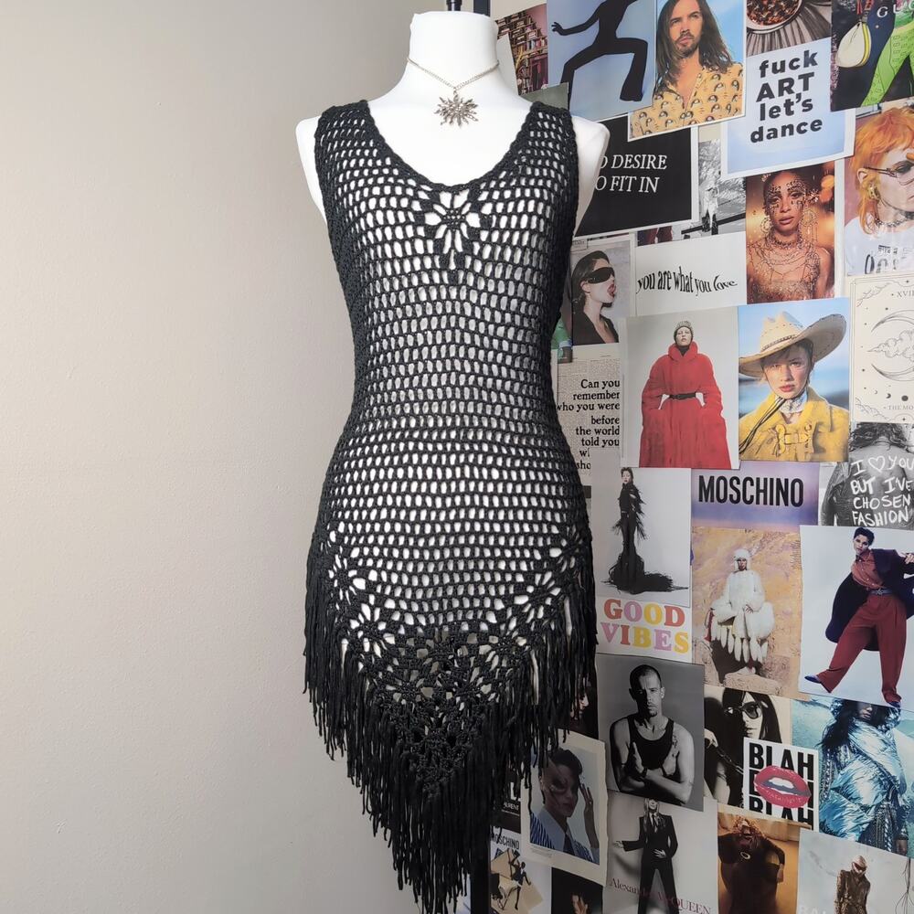 Crochet Knit Fringe Hem Tank Top